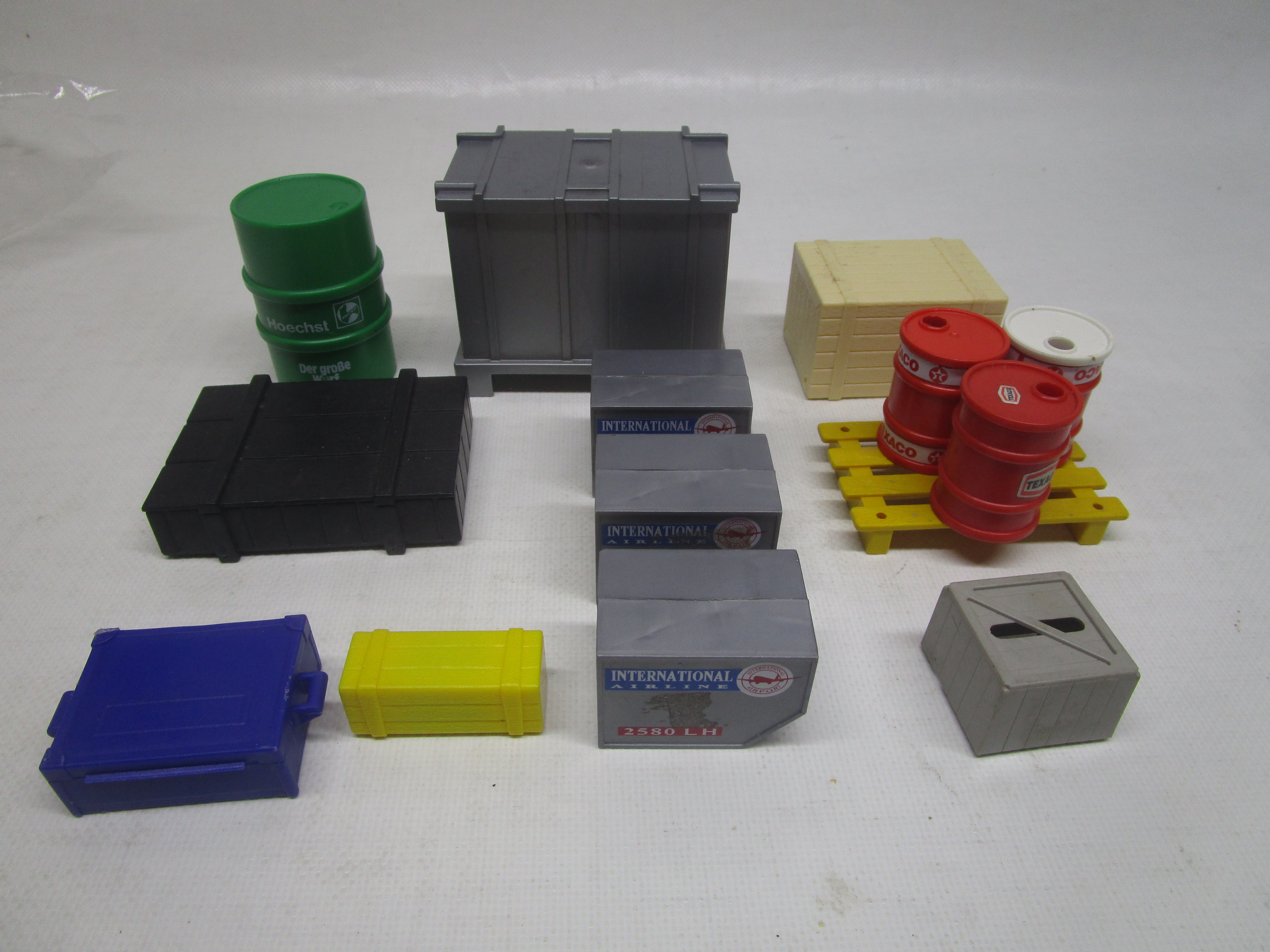 IMG_5456 Kisten und Fässer